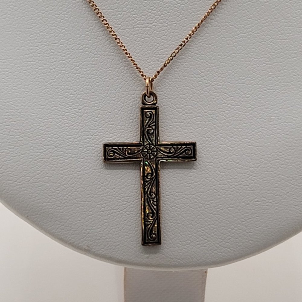 Signed Artistry TM 12Kt Gold Filled Cross Necklace Chain